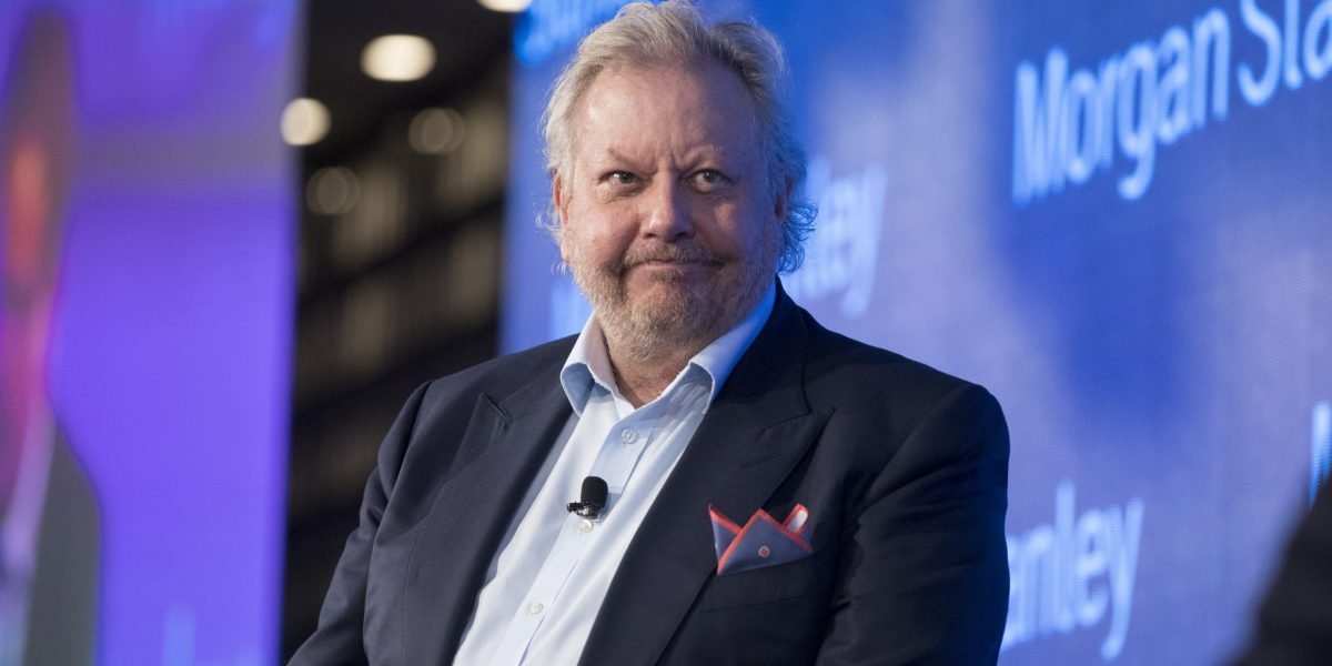 Bilionário de escândalo, Bilionaire White retomar o controle de Wisetech