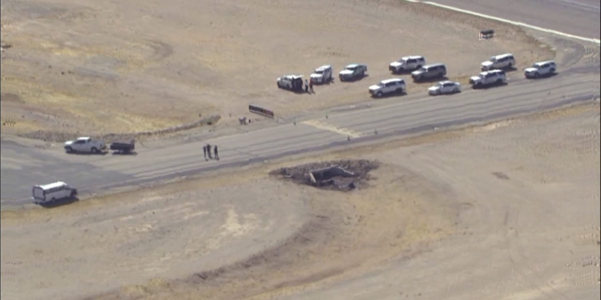 2 mortos depois que um par de pequenos aviões colide nos arredores de Tuscon, Arizona
