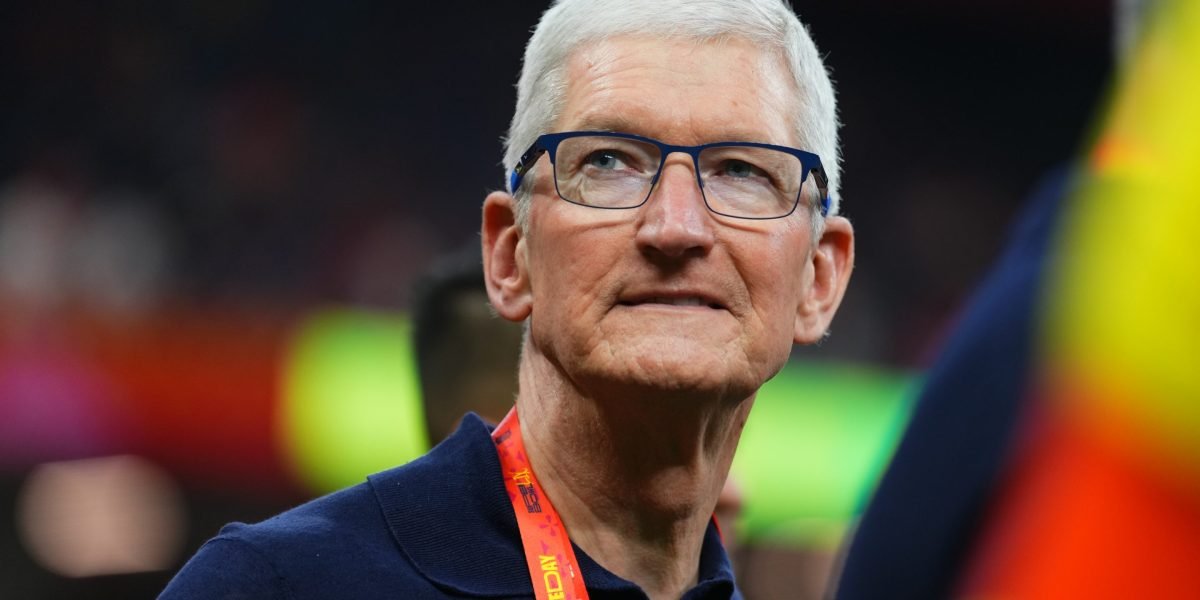 A Apple adicionará 20.000 empregos nos EUA em meio à ameaça das tarifas de Trump
