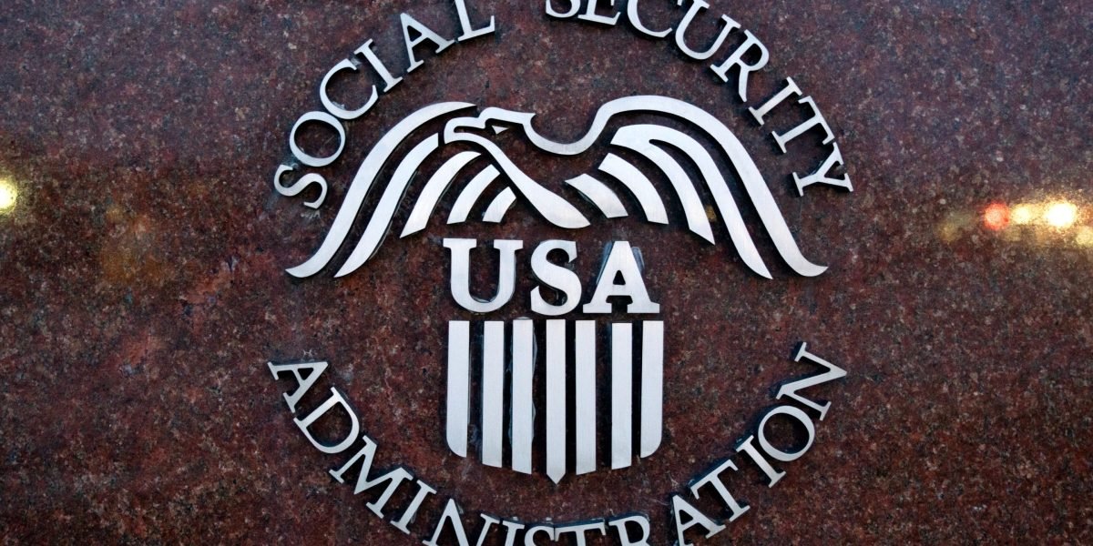 Aposentados e defensores do Seguro Social estão tocando alarmes sobre Elon Musk e Doge