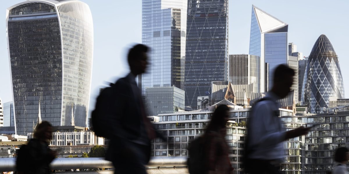 As empresas de Londres estão correndo demais no escritório em meio a RTO Push, aumentando a conta de atualização de US $ 43 bilhões em toda a capital, estima a JLL