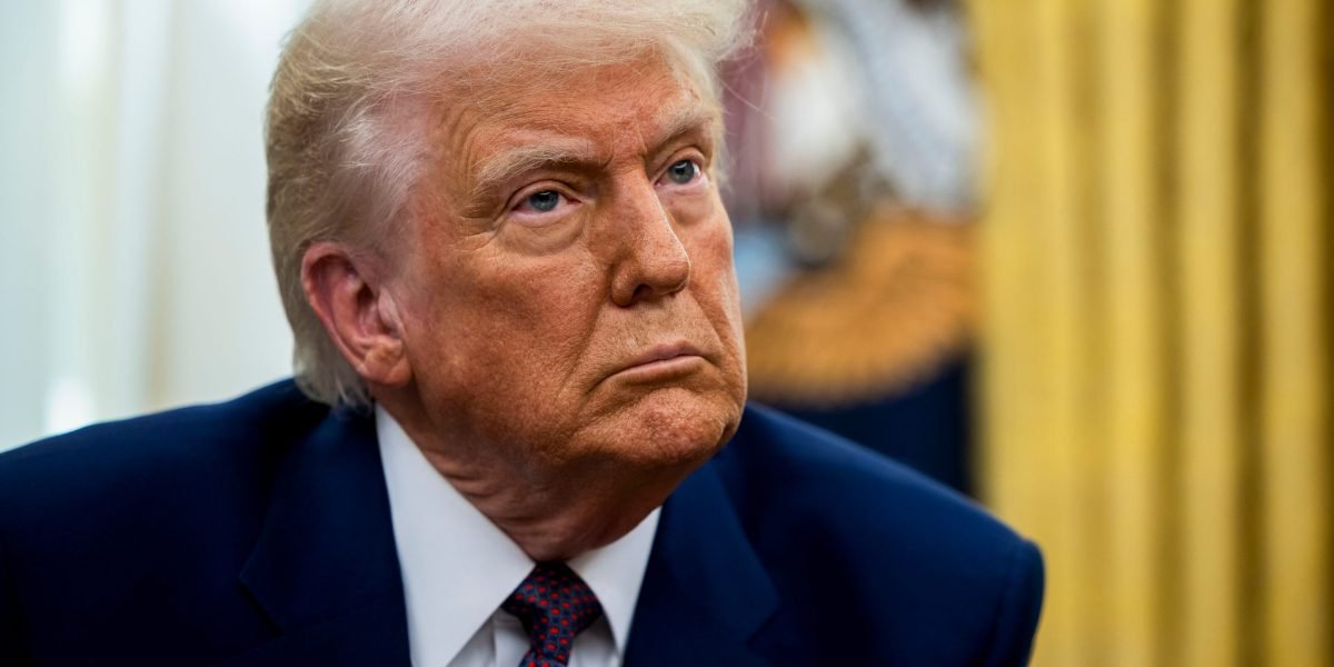 As perdas da mídia Trump surgiram à medida que entrega a equipe de US $ 107 milhões em estoque