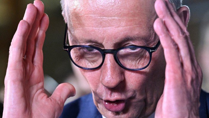 Cometh the Hour, Cometh eventualmente Friedrich Merz