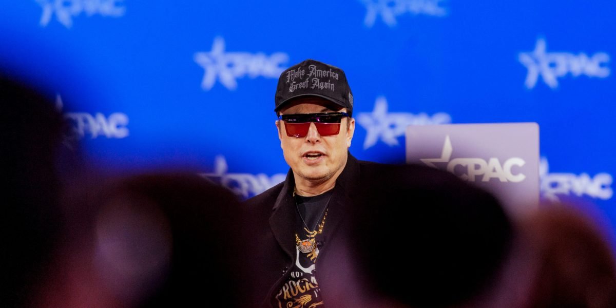 Elon Musk diz que vai 'consertar' notas da comunidade em X depois de reivindicar sem evidências de que estão sendo manipuladas pelos governos e pela mídia herdada