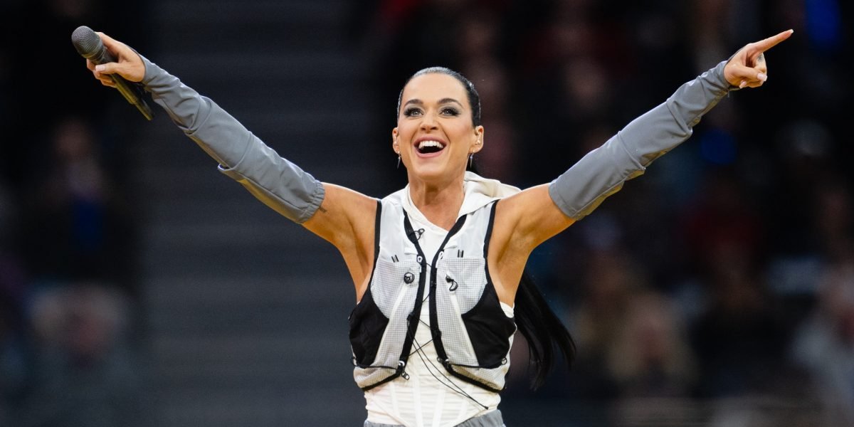 Katy Perry, Gayle King para voar para o espaço no vôo de todas as mulheres da Blue Origin