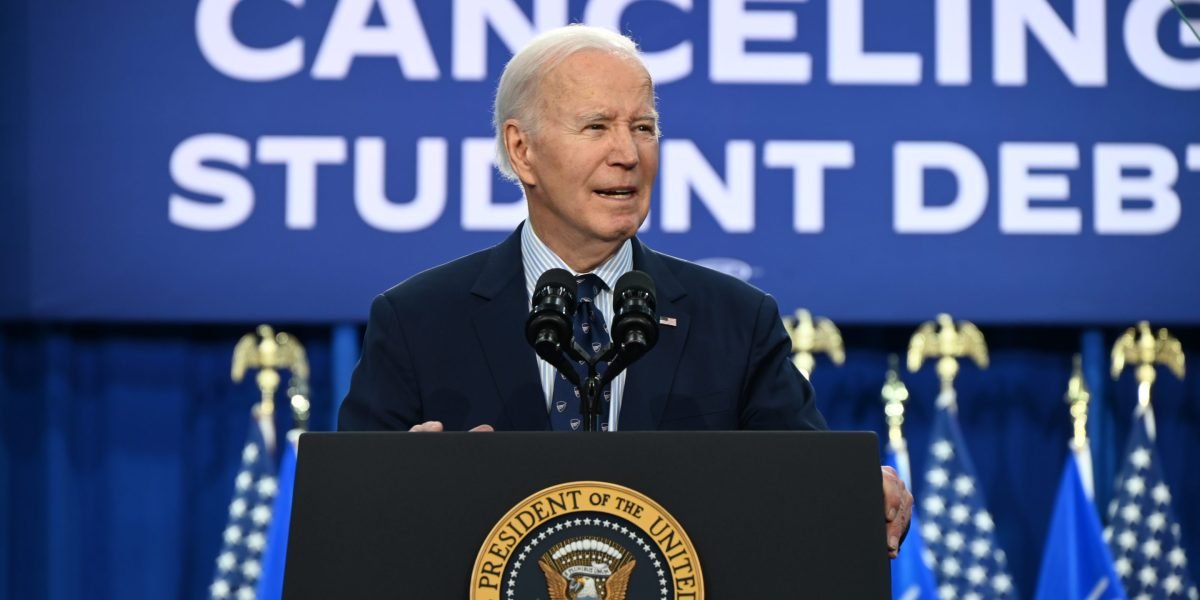 O Tribunal de Apelações bloqueia o alívio de empréstimos para estudantes para 8 milhões de mutuários, mantendo o programa de salvamento da era Biden no gelo
