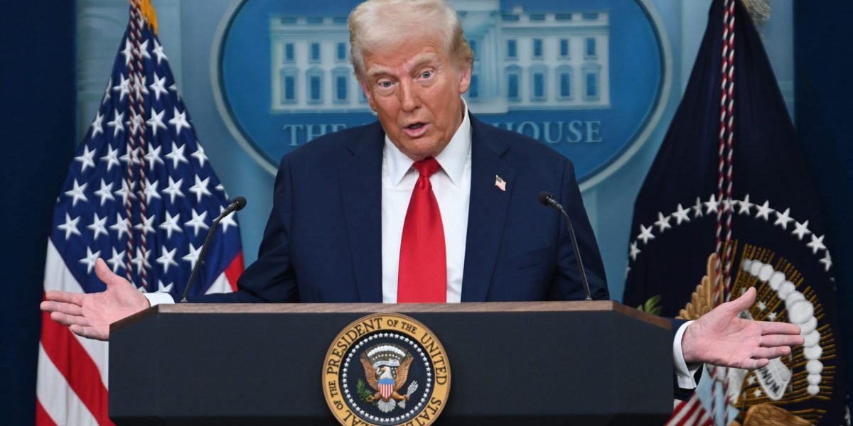 Os medos de desacoplamento EUA-china dirigem slide em compartilhamentos de tecnologia chinesa