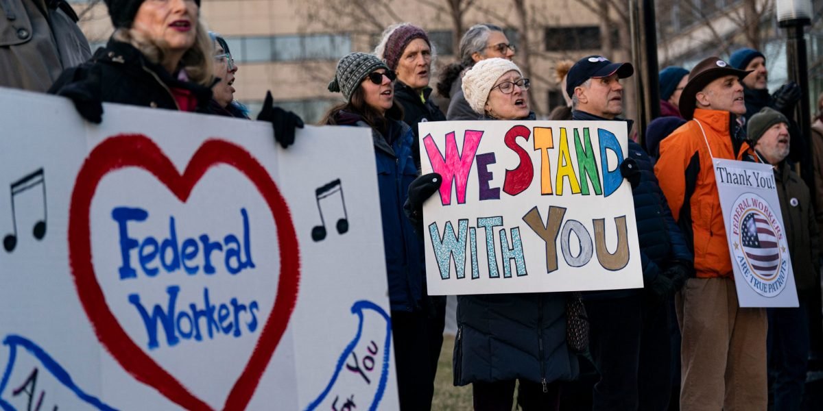 Por que a atual fuga de cérebros do governo federal pode ser 'devastadora' para a economia dos EUA