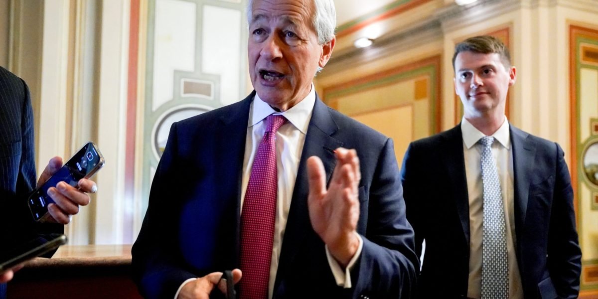 Um ex -funcionário do JPMorgan acusou o Banco de obscurecer o tamanho verdadeiro de seus negócios comerciais para fugir dos requisitos de capital