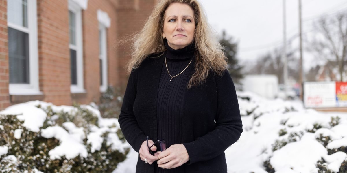 Uma mulher branca direta de Ohio é o ponto focal de um processo de discriminação que pode remodelar o cenário legal