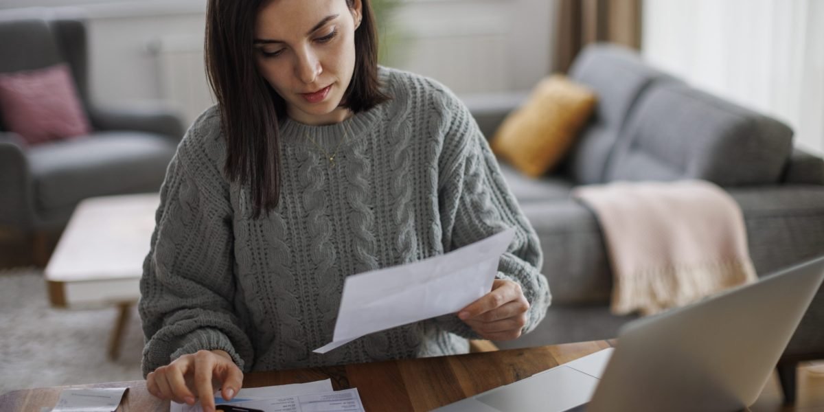 9 milhões de mutuários de empréstimos estudantis podiam ver uma queda 'significativa' em suas pontuações de crédito este ano