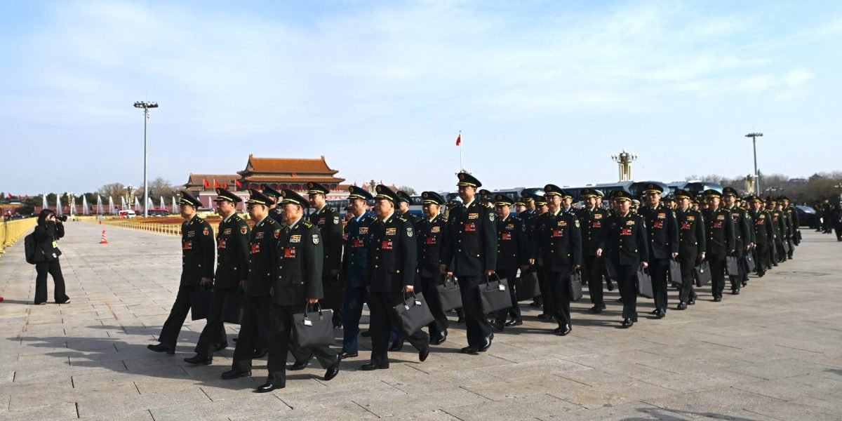 A China para iniciar seu maior evento político do ano depois de Trump reacender a guerra comercial com novas tarifas