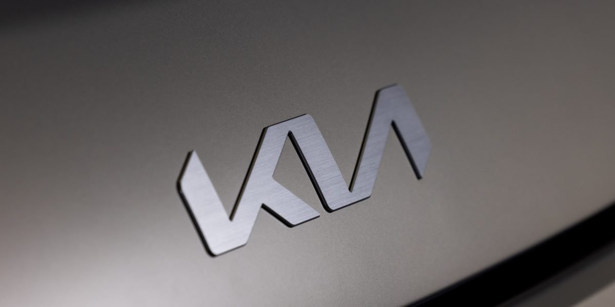 A Kia da Coréia do Sul diz que não aprovou um anúncio dizendo que os motoristas compraram seu EV 'depois que Elon enlouqueceu'