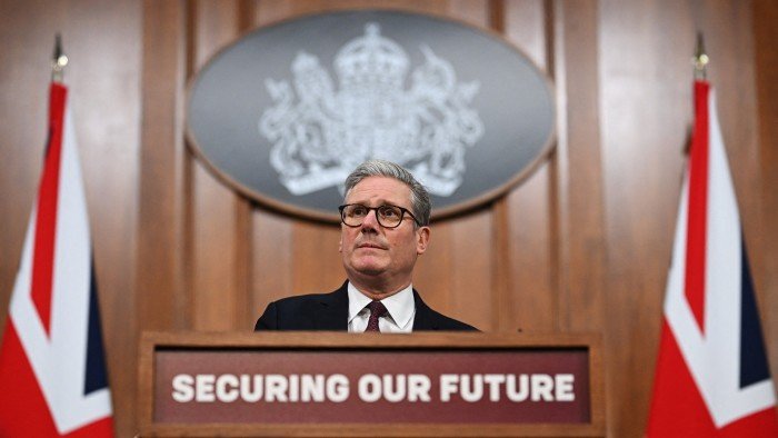 A Starmer hospeda a Coalizão da Ucrânia chama a tentativa de aumentar a pressão sobre a Rússia