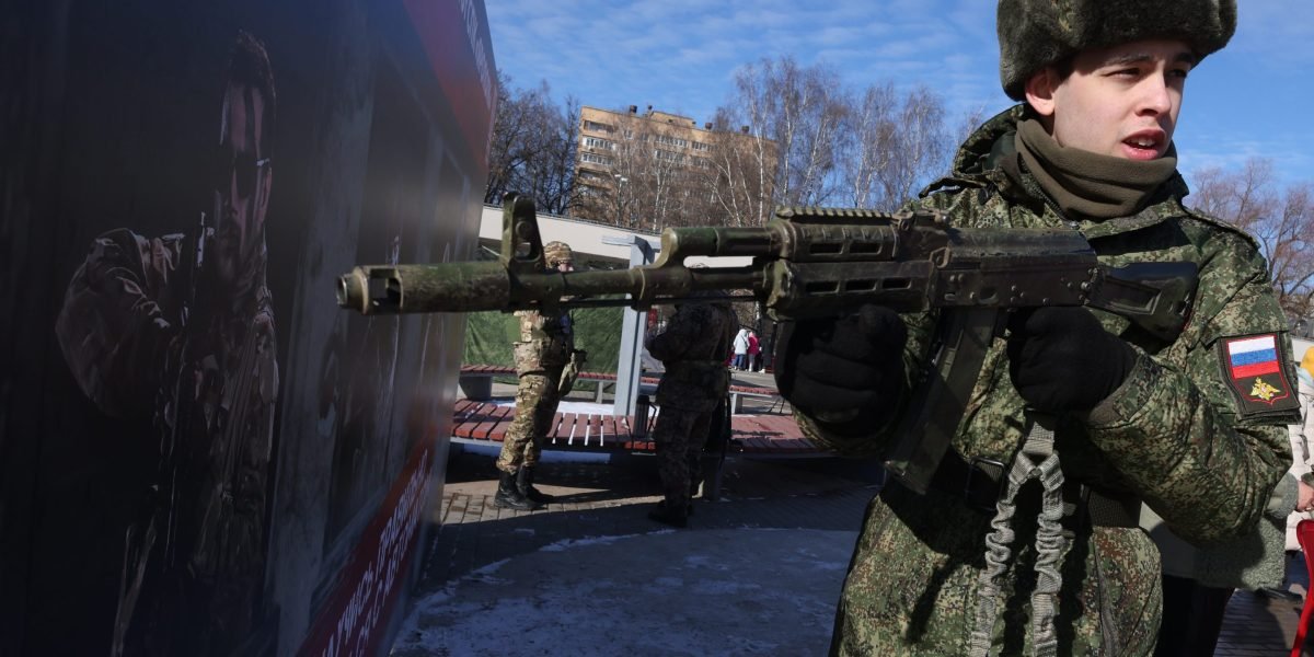 A transformação econômica da Rússia tem militar preparado para o ressurgimento