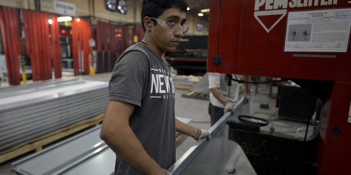 As tarifas são uma 'granada' lançada na produção automática americana, diz o analista de think tank libertário