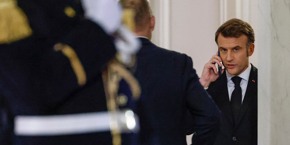 As trocas telefônicas entre líderes mundiais, incluindo Trump, Macron e Zelensky, estão criando uma nova onda de 'diplomacia de telefones celulares'