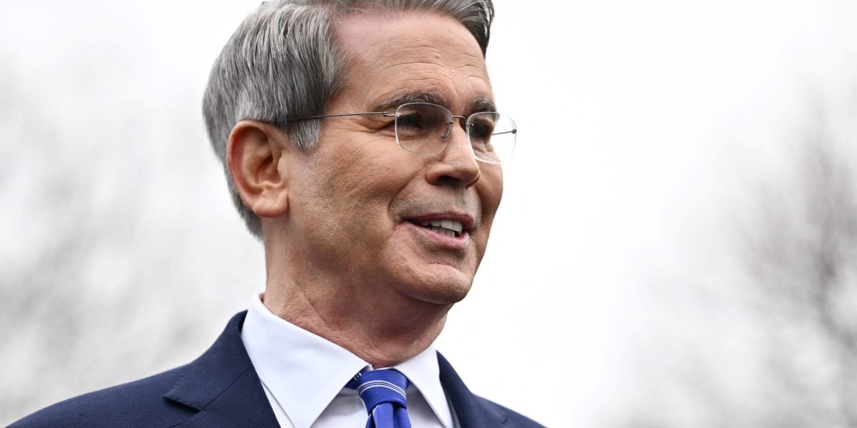 Bessent não está preocupado com o mercado, chama correções saudáveis