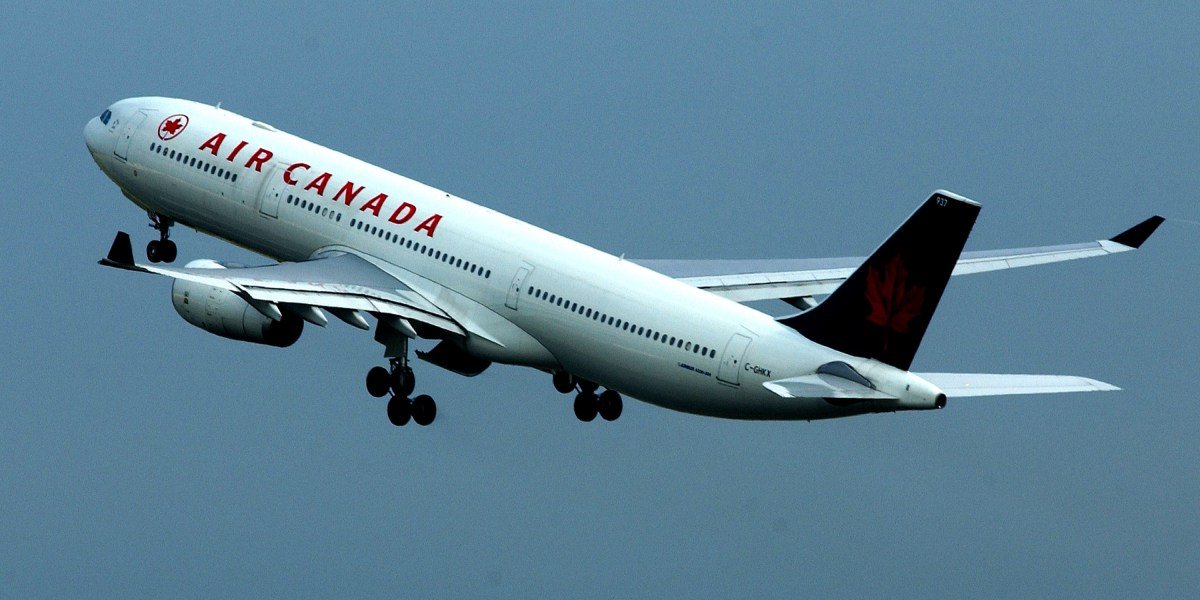 Cada vez menos pessoas estão viajando entre os EUA e o Canadá: as reservas de voo entre os dois países são 70% mais baixas do que há um ano atrás