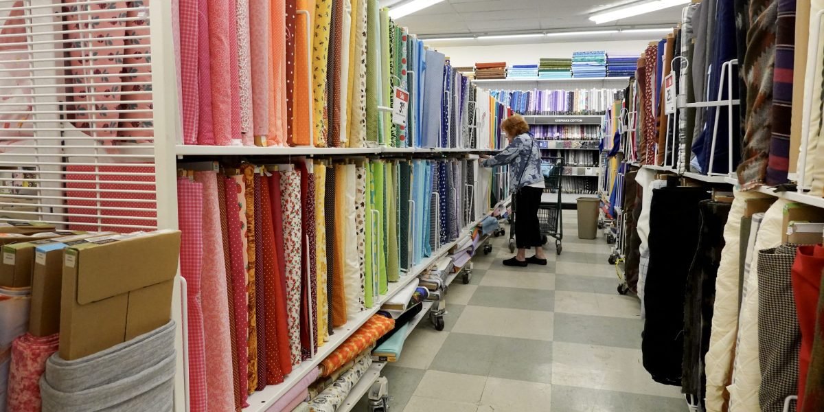 Como os cortes da força de trabalho ajudaram a espiral descendente de JoAnn Fabrics