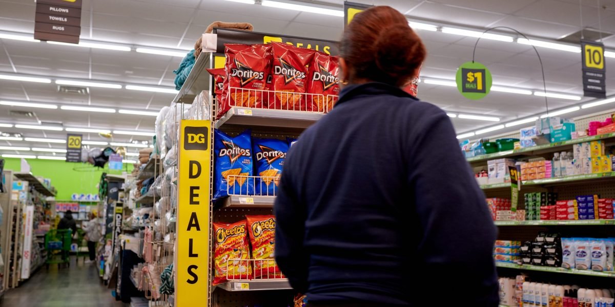 Dollar General diz que fechou quase 100 lojas no quarto trimestre, mas suas vendas realmente subiram - e Wall Street está adorando