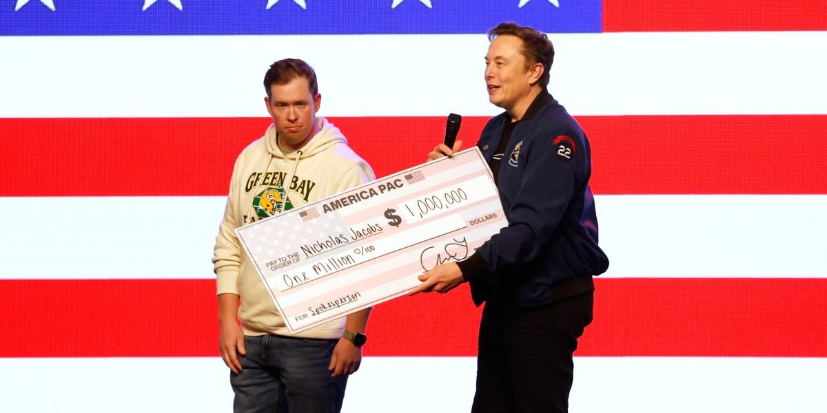 Elon Musk entrega US $ 1 milhão a cheques a 2 eleitores de Wisconsin depois que a Suprema Corte do Estado recusará o pedido de AG para impedi -lo