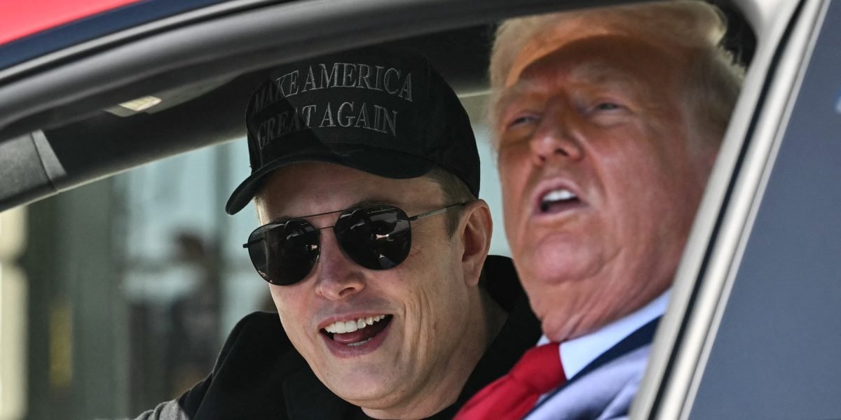 Elon Musk promete dobrar a produção de carros da Tesla nos EUA em tentativa de aumentar a sorte de Trump - e a sua