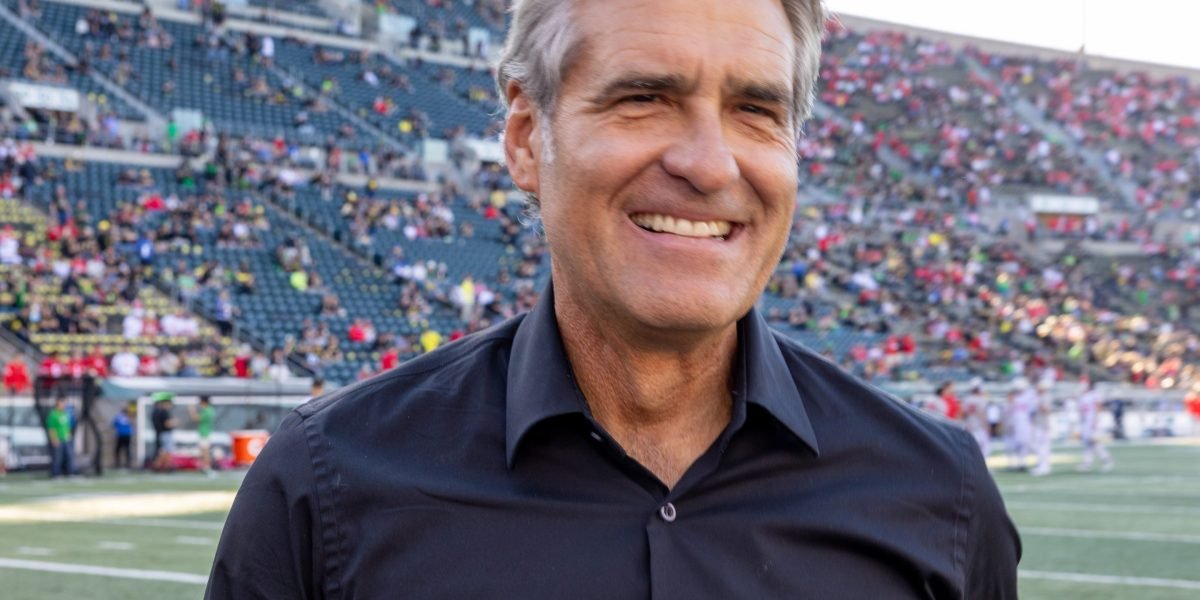 Enquanto a Nike laga, o CEO Elliott Hill disse que o treinador de Ohio Buckeyes, Ryan Day, revelou a chave para uma forte ofensa