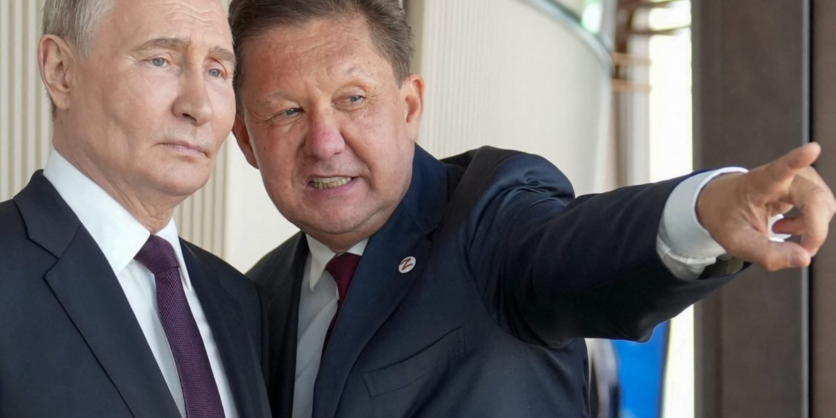 Gazprom gigante caído da Rússia, vendendo propriedades de luxo, enquanto os balanços em grupo relataram perda de US $ 12,9 bilhões