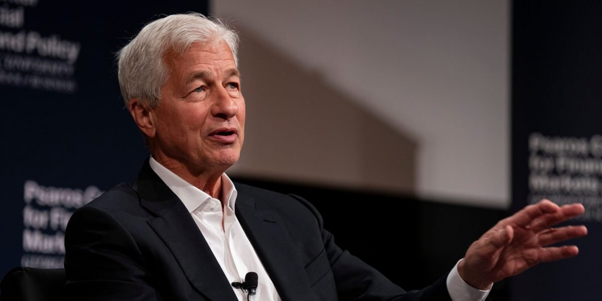 Jamie Dimon diz que os graduados da Escola de Negócios assumindo um trabalho de private equity enquanto já trabalhavam no JPMorgan é "antiético"