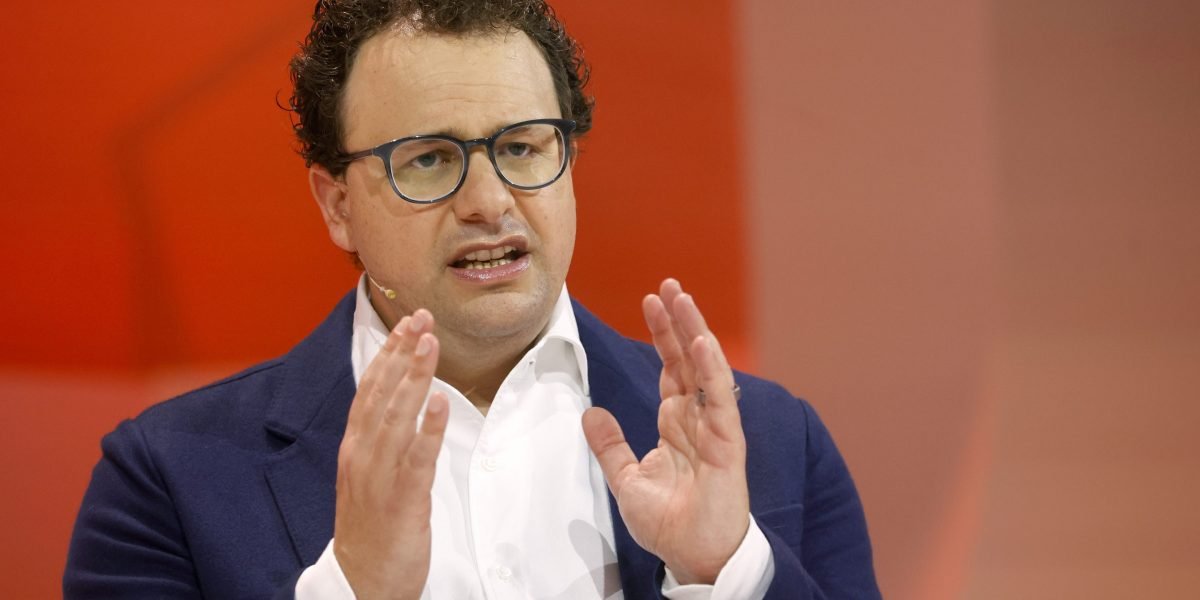 Líderes de tecnologia da Anthropic, IBM e Meta avisando que a IA está chegando para empregos de desenvolvedor de software