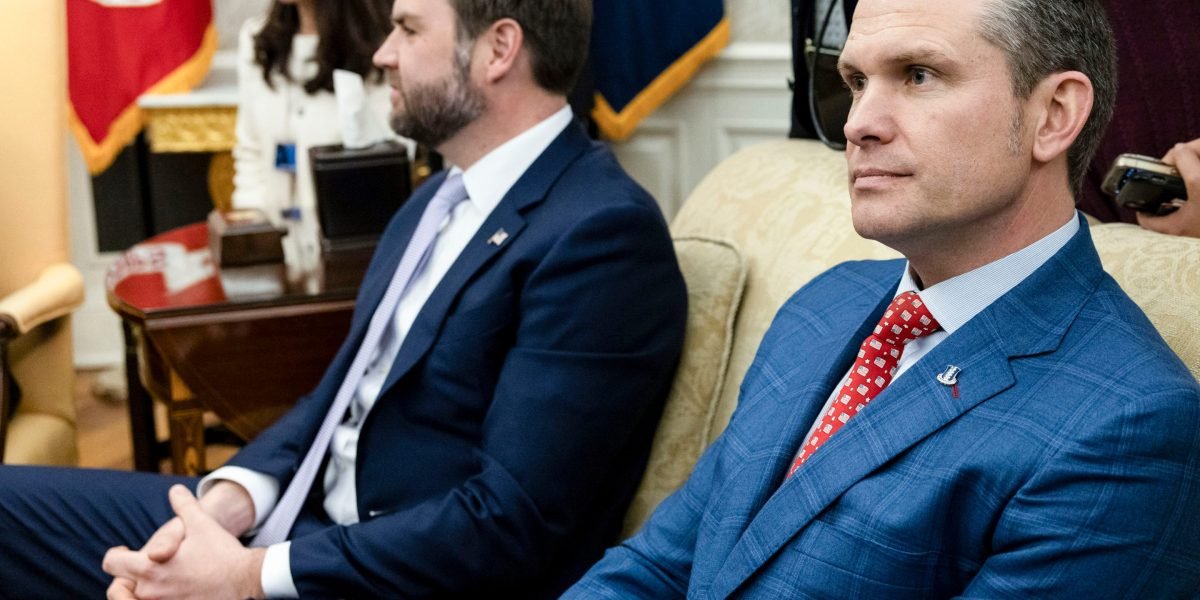 Mensagens de texto vazadas revelam que os EUA bombardearam o 'principal cara de míssil' houthis enquanto ele estava 'entrando no prédio de sua namorada'