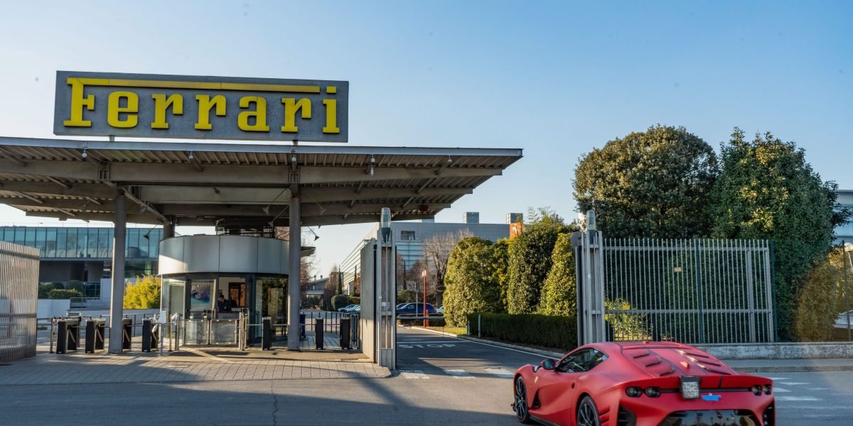 Millennials recém -cunhados e Gen Z agora compõem 40% dos novos compradores da Ferrari