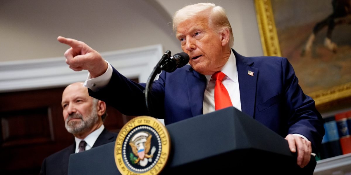 Novas diretrizes de administração de Trump criam novas maneiras para os funcionários relatarem programas corporativos dei