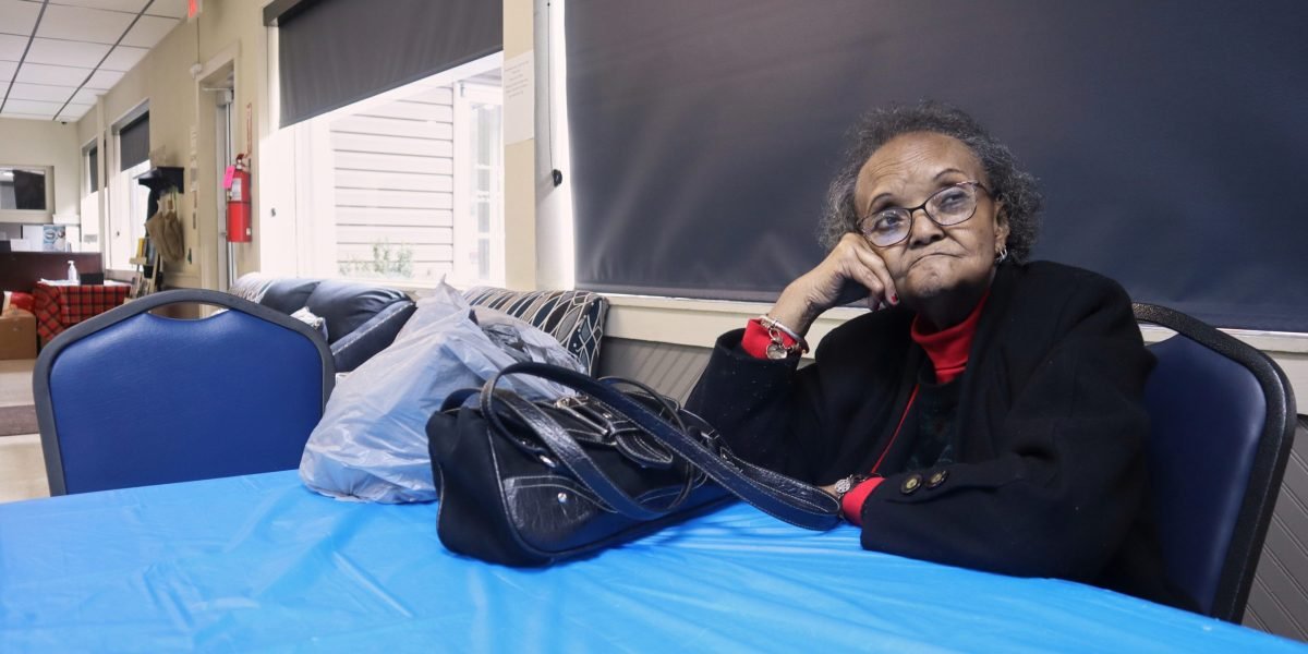 Novos requisitos de segurança social seriam quase impossíveis de atender sem ajuda nas comunidades rurais que não têm internet, transporte