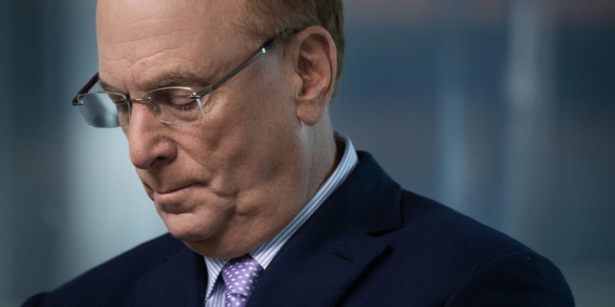 O CEO da BlackRock, Larry Fink, diz que quase todo mundo com quem ele fala é "mais ansioso com a economia do que em qualquer momento na memória recente"