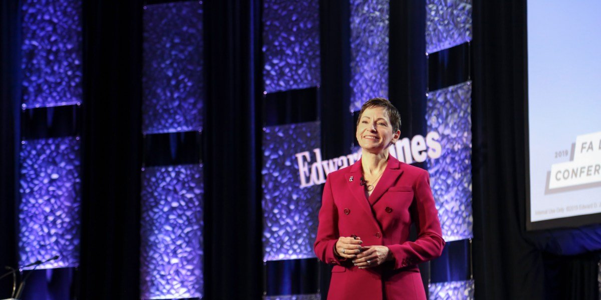 O CEO de Edward Jones diz que agora pode ser hora de 'comprar o mergulho' - mas para ações, não criptografia