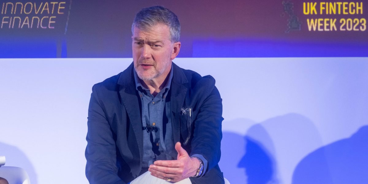 O CEO do banco que executa a semana de trabalho de 4 dias diz que o corte de trabalho não é "progressivo", e a IA o tornará "lógico" sangrento "