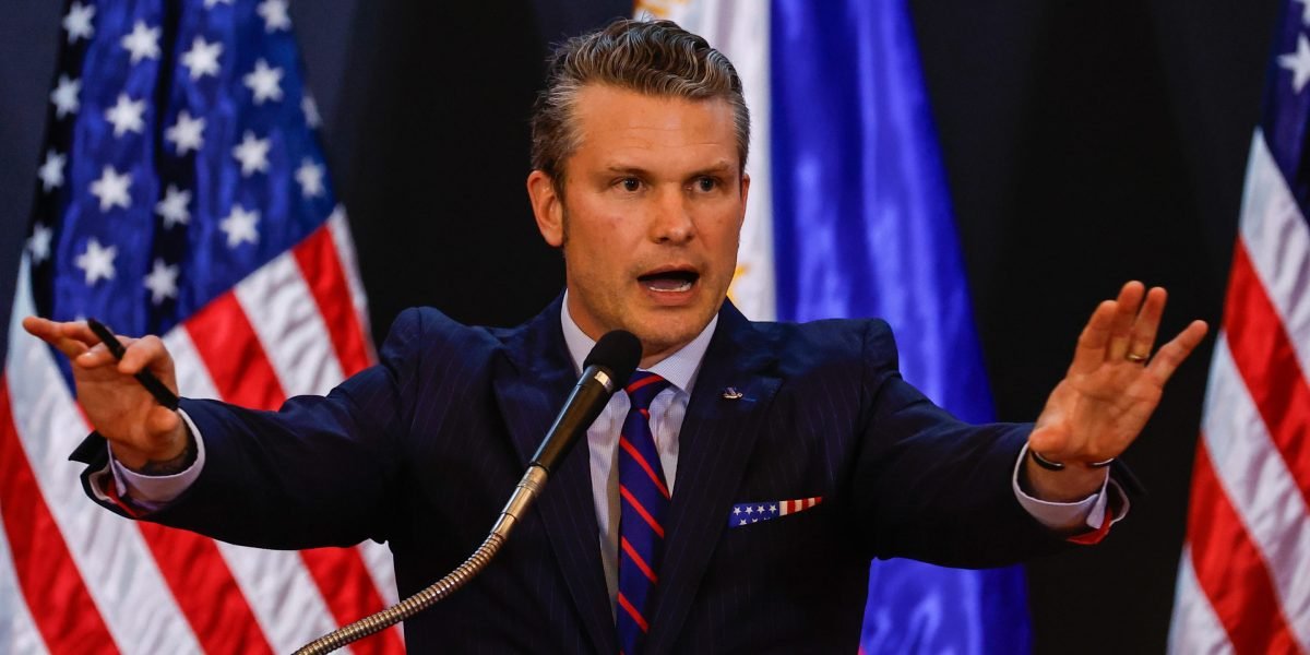 O Oracle está entre uma onda de gigantes da tecnologia atingida por cortes do Doge, enquanto o secretário de Defesa recara a 'jogando mais bom dinheiro com contribuintes após o mal'