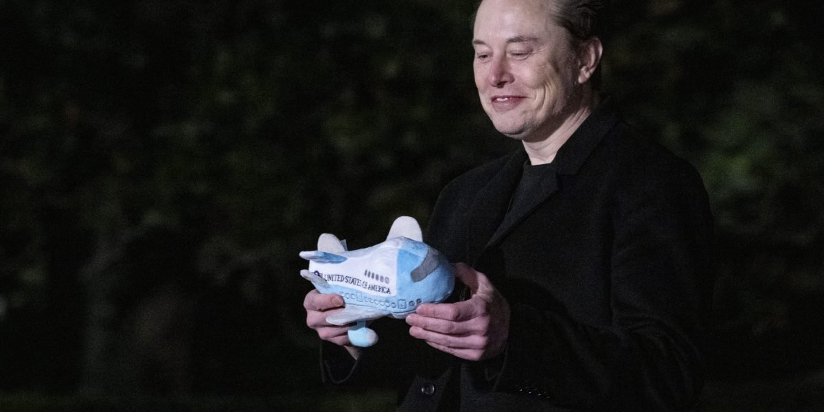 O Starlink da SpaceX pode ter algumas vantagens sobre a Verizon na oferta da aquisição de contratos da FAA, dizem especialistas. Também pode desencadear uma série de ações de conflito de interesses de concorrentes dos concorrentes