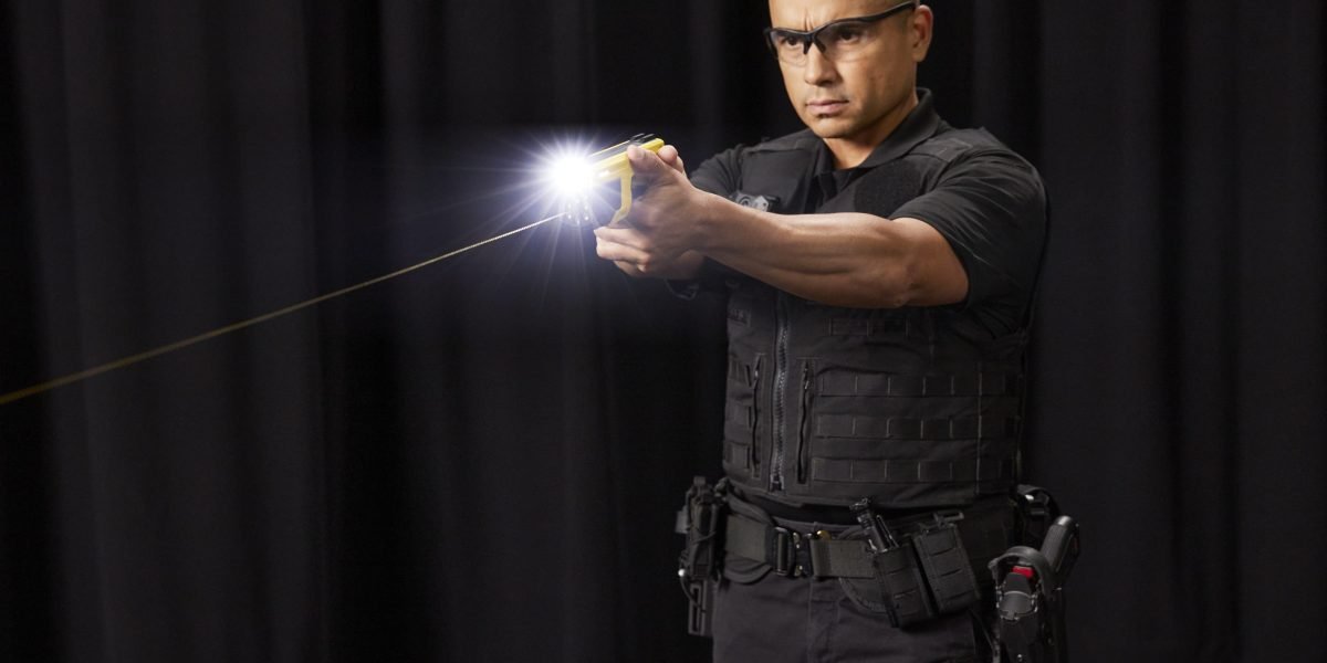 O fabricante do Taser está desenvolvendo armas 'mais secretas' para os executivos, à medida que as preocupações do C-Suite sobre sua segurança