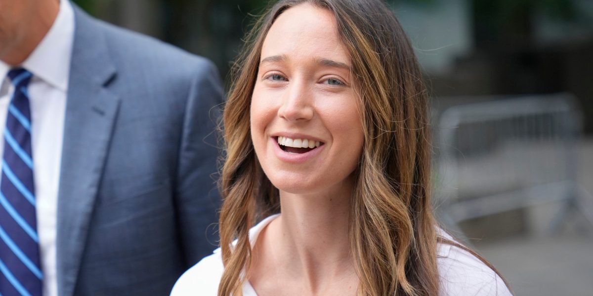 O fundador da Frank Charlie Javice Ginned Up 3 3,8 milhões de contas falsas e mentiu repetidamente ao JPMorgan para fechar o acordo de US $ 175 milhões, diz o promotor