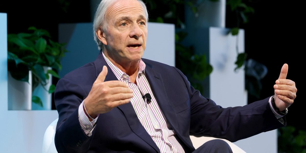 O investidor bilionário Ray Dalio credita todo o seu sucesso à meditação: 'Isso lhe dá uma calma'