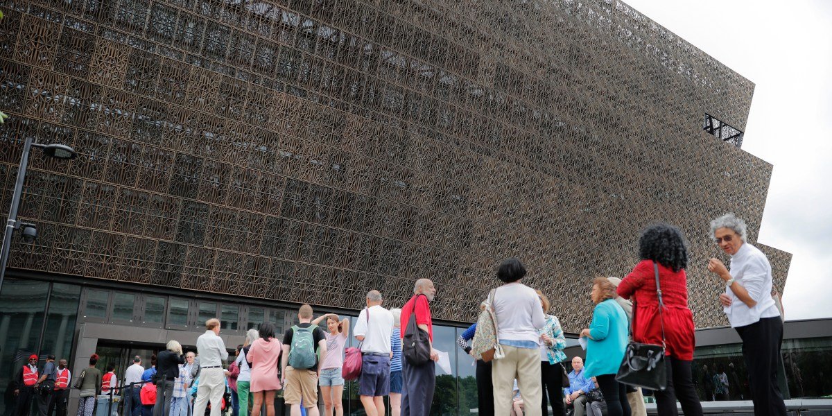 O mais recente Dei Target de Trump: The Smithsonian e seu orçamento anual de US $ 1 bilhão