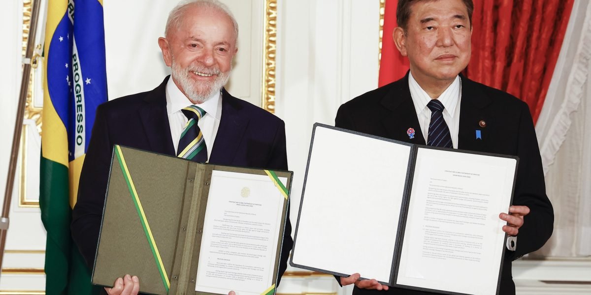 O presidente brasileiro Lula Swipes em novas tarifas de 25%, dizendo que Trump é presidente apenas dos EUA, não do mundo