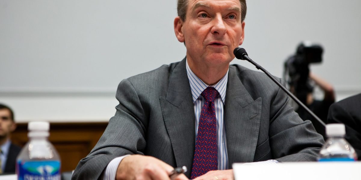 O presidente da SEC, Paul Atkins, possui até US $ 6 milhões em ativos relacionados a criptografia-embora nenhum bitcoin