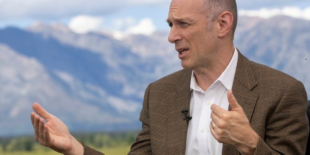 O presidente do Fed diz que uma 'grande bandeira vermelha' será se as expectativas sombrias da inflação se espalharem de consumidores para Wall Street