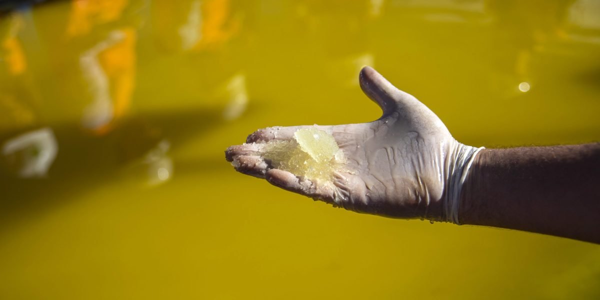 O processamento crítico de minerais será o equivalente às refinarias de petróleo do século XIX-em um momento de Rockefeller