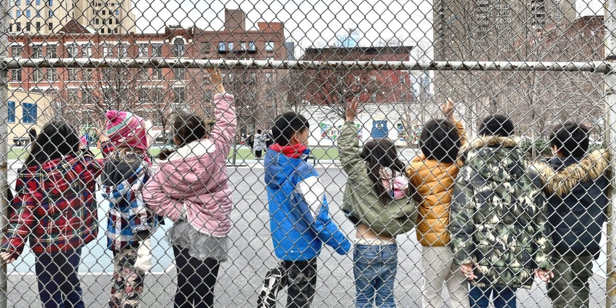 O segredo para ficar rico mais rápido pode estar morando em uma pequena cidade. Retornar ao cargo está tornando isso mais difícil
