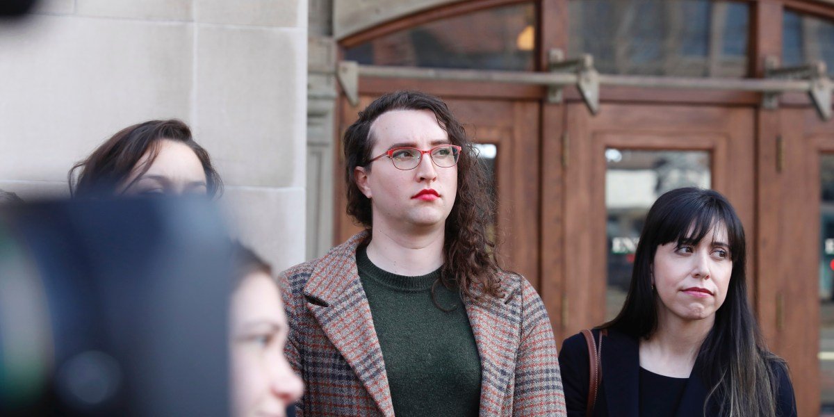 O segundo juiz federal bloqueia Trump de proibir tropas transgêneros nas forças armadas: 'Os argumentos do governo não são persuasivos'